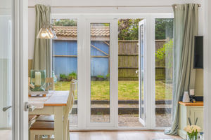 Peacocks Close Middleton Cheney